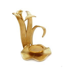 Support de bougie doré avec motif floral, décoration d'intérieur, support en métal durable - Product Image 2