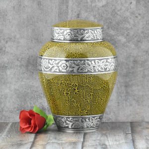 Urna Funeraria de Metal Blanco de Lujo al por Mayor, Jarra Conmemorativa con Elegantes Palomas Doradas y Acabado de Esmalte Pulido - Product Image 3