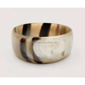 Bracelets en corne d'animal ShadowFlex |   Manchette en corne fine et large, finition mate, durable, taille personnalisée |   Art populaire d'inspiration tribale - Product Image 5