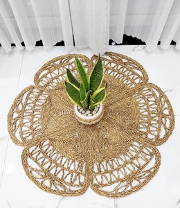 Ensemble de sets de table et de sous-verres en jonc de mer, design tressé naturel, matériau : jonc de mer séché pour table de café ; origine : fabriqué au Vietnam - Product Image 1