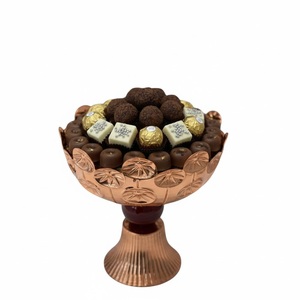 Bandeja redonda de metal con acabado en cobre de diseño antiguo para servir chocolate, tazón para chocolate para el hogar, hotel, restaurante y ocasiones especiales. - Product Image 5
