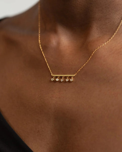 Collar de Oro Amarillo con Diamante Cultivado en Laboratorio en Forma de Barra - Product Image 4