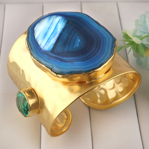 High demand jewelry blue agate slice with apatite quartz open cuff <b>bracelet</b> <b>solid</b> brass 18k gold plated hammered texture band - Product Image 3