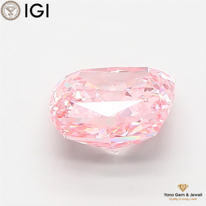 <b>Set</b> in Brilliance 2.00 Carat Cushion Cut CVD Lab Grown Diamond with IGI Certified VVS2 Clarity Fancy Vivid Pink Color - Product Image 5
