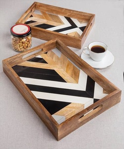 Plateau décoratif en bois rectangulaire à motifs géométriques avec poignées, style moderne farmhouse - Product Image 4