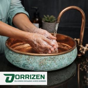 Évier de cuisine simple en cuivre oxydé fait main, finition satinée brossée, avec façade de protection, durable, artisanal, fabriqué en Inde - Product Image 2