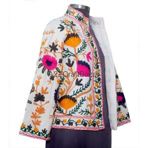 Veste bomber pour femme, vintage, broderie Suzani, motif floral, volants, écologique, respirante, séchage rapide, col en V, 100% coton - Product Image 5