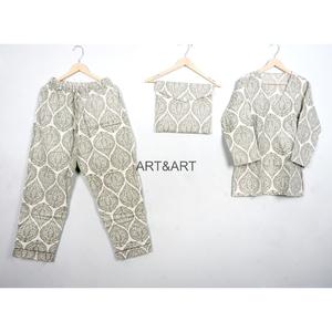 ART&ART ชุดนอนผ้าฝ้าย 100% สำหรับฤดูร้อนและฤดูใบไม้ร่วง เอวยางยืด แขนยาว แห้งเร็ว ระบายอากาศได้ดี ลายดอกไม้ - Product Image 1