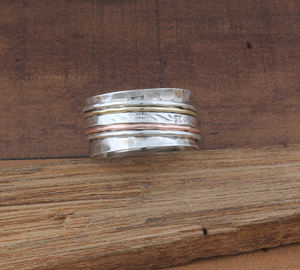 Anillo de Estilo Vintage con Incrustaciones, Plata 925 con Acabado Texturizado, Engaste de Bisel, Diseño Simple de Cruz, Anillo de Boda para Hombre de Plata y Latón para Fiesta - Product Image 2
