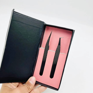 Pinzas para Extensión de Pestañas Tipo L en Negro Mate, Acero Sostenible, Agarre de Diamante, Agarre Fuerte, Punta Suave, Precios al por Mayor - Product Image 4