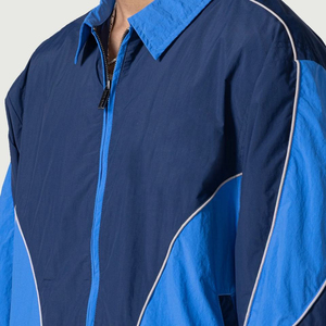 Chaqueta deportiva softshell para hombre con logotipo personalizado OEM, ribetes reflectantes, bordados, cierre de cremallera, cortavientos. - Product Image 3