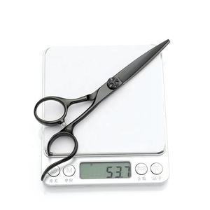 กรรไกรตัดผมมืออาชีพ สแตนเลสสตีล ใบมีดคม ออกแบบสำหรับคนถนัดขวา ปรับแต่งฟันและขนาดได้ - Product Image 1