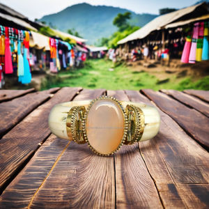 Brazalete de hueso hecho a mano con piedra de resina, joyería de estilo tribal étnico para mujer y accesorios de moda - Product Image 1