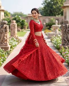Robe de mariée formelle moderne en organza brodé rouge, style robe de bal, avec crop top, col en V, manches longues et longueur ras du sol - Product Image 1