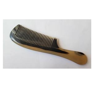 Peine de cuerno natural tallado a mano para peinar el cabello, hecho de cuerno de búfalo auténtico, diseño atractivo, hecho en India. - Product Image 6