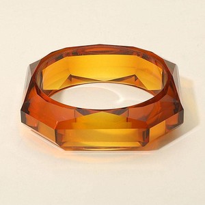Bracelet en résine acrylique ambre orange fait main, brillant, pour femme, tendance, tons chauds, bijou de mode, accessoire unique et affirmé - Product Image 5