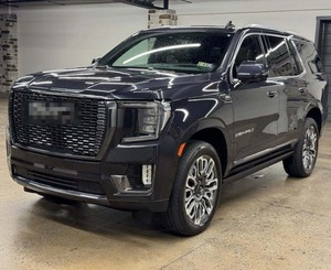 El G/C Yukon Denali Ultimate 4WD 2024 cuenta con un potente motor V8 de 6.2L (420hp/460tq) y una transmisión automática de 10 velocidades. - Product Image 1