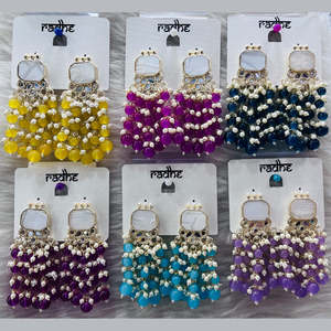 Pendientes Colgantes de Piedras Kundan y Cuentas con Baño de Oro en Tono Morado Oscuro, Accesorio de Moda Jewelemarket - Product Image 1
