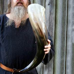 Mug à boire en corne de style nordique Viking, poli, fait main, en corne naturelle, tasse à bière, chopes à bière médiévales, traditionnel scandinave - Product Image 5