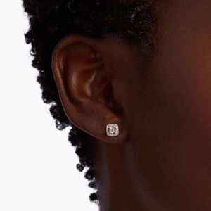 Pendientes de Diamantes Cultivados en Laboratorio con Halo de Corte Cojín en Oro Blanco de 14K - Product Image 3