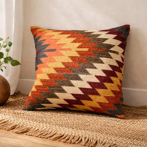 Funda de cojín Kilim geométrica escandinava de 20 x 20 pulgadas en azul para decoración de sala de estar de estilo nórdico costero y moderno orgánico. - Product Image 6