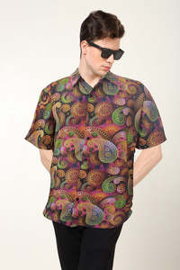 Chemise pour homme contemporaine multicolores en polyester à imprimé floral, coupe classique avec col chemise et manches courtes pour un usage décontracté - Product Image 4