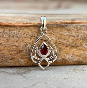 Pendentif Fleur de Lotus Plaqué Or Vintage Fait Main en Argent Sterling 925 avec Grenat, Pierre de Naissance de Janvier, Cadeau pour Elle, Bijou d'Anniversaire - Product Image 4
