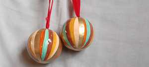Ornements de Pâques en bois faits à la main, décorations rondes peintes de fleurs, style classique d'intérieur, papier mâché du Cachemire - Product Image 3