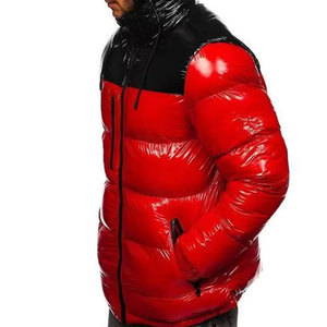 Veste matelassée pour homme, rouge et noir, à blocs de couleur, à capuche, coupe-vent, épaisse, isolée, pour l'hiver, fermeture éclair, style décontracté - Product Image 2