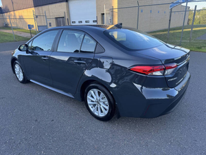 Toyota Corolla LE 2024 d'occasion, très propre, à vendre - Product Image 4