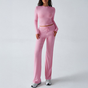 Ensemble de vêtements de yoga pour femmes, deux pièces, uni, haut court sans manches, pantalon large à taille haute élastique, respirant, respectueux de l'environnement - Product Image 2