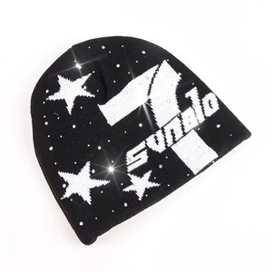 Gorros de Invierno de Diseño con Jacquard y Pedrería, Tejidos y Cálidos, para Hombre y Mujer - Product Image 4