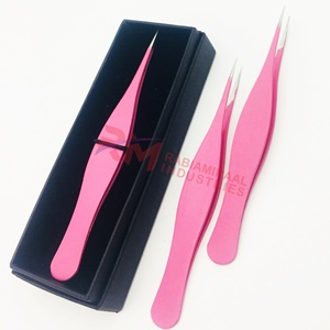 Pinzas para Cejas de Acero Inoxidable Rosa con Punta Puntiaguda, Duraderas y de Estilo Moderno - Product Image 3