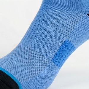 Chaussettes ras du cou pour hommes, couleur unie, tricotées, respirantes, en coton, polyester et élasthanne, pour usage quotidien en automne, style classique - Product Image 6