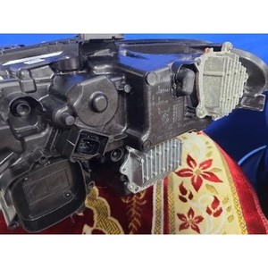 Phare avant droit d'occasion 2023 + 2WD 530e OEM 5A388D604 - Product Image 5