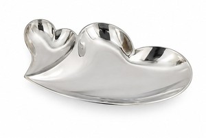 Vantage Modern Hear Shape Aluminium Casting Shiny Polish Premium Look Modern Style Fancy Dry Fruit Tray High Quality Fancy Dish - Product Image 4