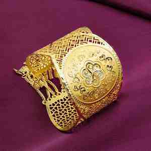 Wholesale Elegant 14K 18K 24K Dye Gold Plated Filigree Cuff Bangle With A Traditional Design Brass Cuff <b>Kada</b> And Dangling Chains - Product Image 1