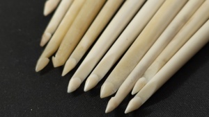 Hand Carved Bone Crochet Hooks Handmade Knitting Needles Ergonomic Crochet Hook <b>Set</b> for Yarn Craft DIY <b>Sewing</b> Tools - Product Image 2