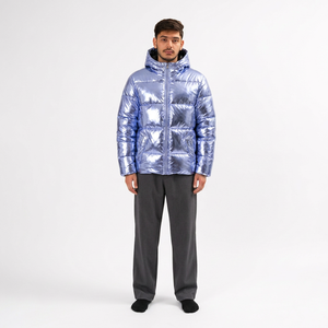 Chaqueta Acolchada con Capucha para Hombre, Color Azul Claro, Transpirable, Resistente al Viento, Relleno de Poliéster, Cierre Frontal con Cremallera, Corte Regular, 220g - Product Image 1