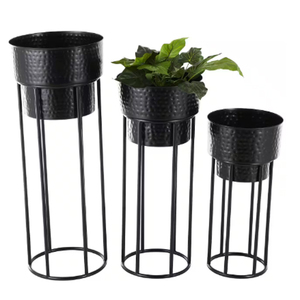 Juego de 3 macetas de metal negro con soportes, artículos de hierro forjado para decoración del hogar y bodas, macetas hechas a mano - Product Image 1