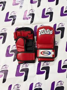 ถุงมือเฟร์เท็กซ์สีแดง รุ่นโปร MMA แบบเปิดฝ่ามือ น้ำหนักเบา สายรัดปรับได้ สำหรับการฝึกซ้อมและการต่อสู้ มวยไทย สำหรับมืออาชีพ MMA - Product Image 2