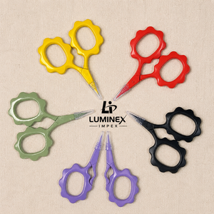 Tijeras de Bordado Circulares Blancas de Dos Tonos, Mini, para Diestros, LUMINEX IMPEX - Product Image 6