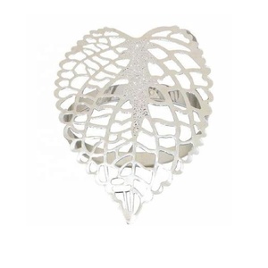 Feuille métal Design rond de serviette perle fleur tissu de table ou papier moderne métal ronds de serviette pour Table de mariage décor à la maison - Product Image 3