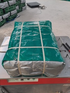 Bâche robuste verte argentée imperméable pour extérieur, en tissu tissé uni, articles en stock - Product Image 2