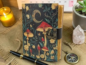 Diario de acuarela Herb Heritage Tree Life de 400 páginas, con cubierta de cuero y diseño de hongos, encuadernado cosido, papel hecho a mano con borde deshilachado, regalo personalizado - Product Image 1