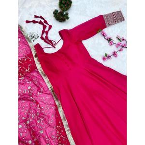 ชุดทำงานผ้าจอร์เจียเจ็ตลำดับ zari สีชมพู - Product Image 5