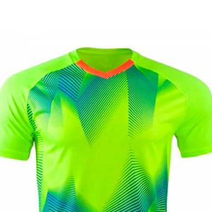 Conjuntos de uniformes de fútbol personalizados de alta calidad al por mayor para hombres, niños y mujeres, cuello en V, manga corta, cómodo y ligero - Product Image 4