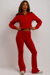 Conjunto Deportivo de Mujer con Sudadera Corta con Cremallera y Pantalones Acampanados de Cintura Alta, Detalles de Ribete, Diseño Bordado, Logotipo y Cinturón - Product Image 4