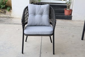ROCF-041 Chaise d'extérieur moderne en osier avec coussin gris, structure métallique, mobilier de jardin contemporain, résistant aux intempéries - Product Image 4