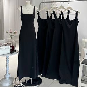 Vestido Largo Negro Minimalista sin Mangas con Cuello Cuadrado Elegante para Mujer - Product Image 3